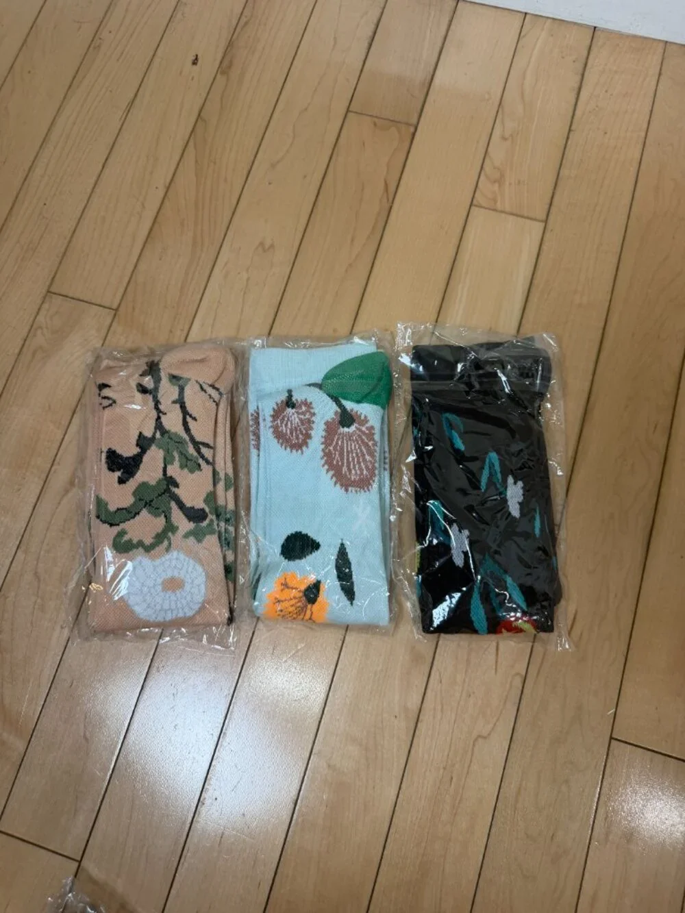 Floral Pattern Knee High Compression Socks Set of 3 New NWT Size S/M